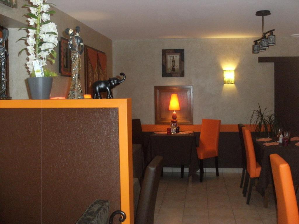 Les Confins Du Perche Hotel Tuffé Kültér fotó